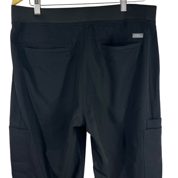 FIGS Technical Collection Men's Axim Cargo Black Elastic/Drawstring Scrub Pants - Picture 5 of 9